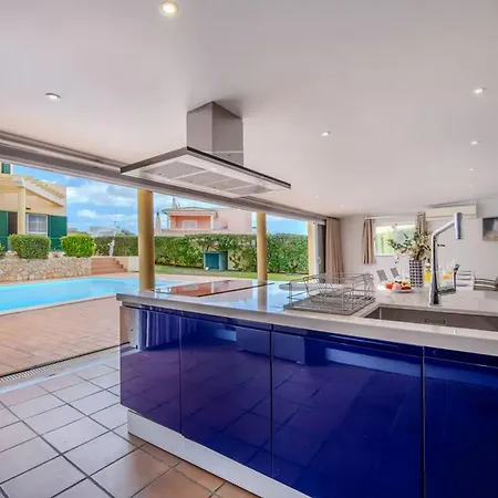 12 Persons Villa Very Close To Beach With Pool 別荘 *
