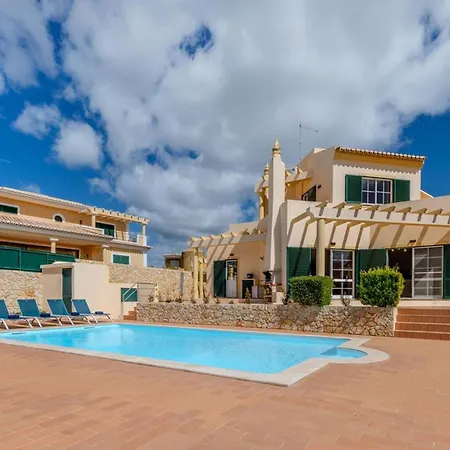12 Persons Villa Very Close To Beach With Pool 別荘