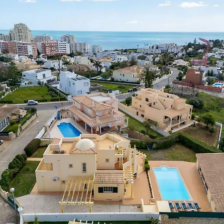 12 Persons Villa Very Close To Beach With Pool 別荘 アルマカオ・デ・ペラ