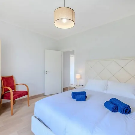 12 Persons Villa Very Close To Beach With Pool * Armacao de Pera