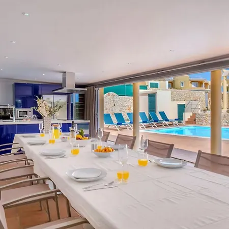 12 Persons Villa Very Close To Beach With Pool Holiday home