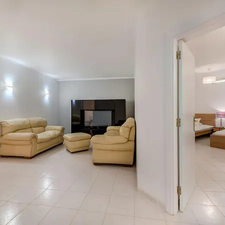 12 Persons Villa Very Close To Beach With Pool * Armacao de Pera